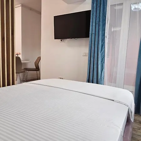 89 Lux Fundeni 2 * Bükreş